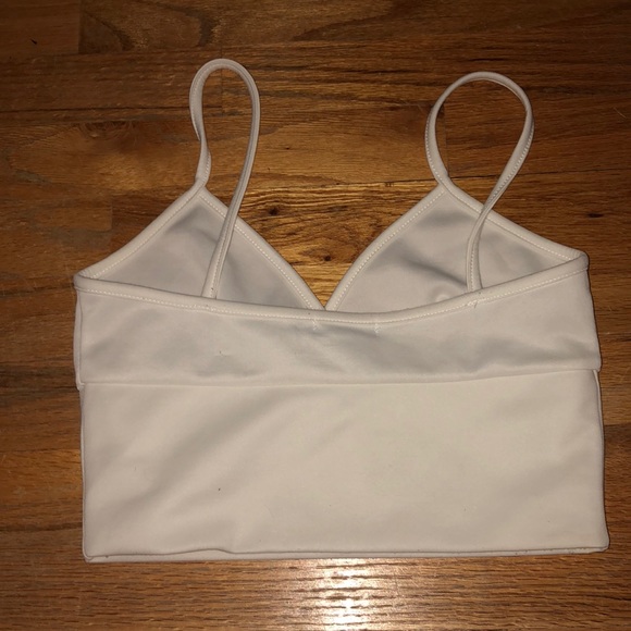 White Boohoo Crop Top - Picture 2 of 2